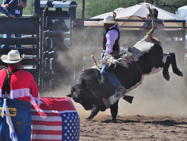 bull rider hangs in for 8 seconds